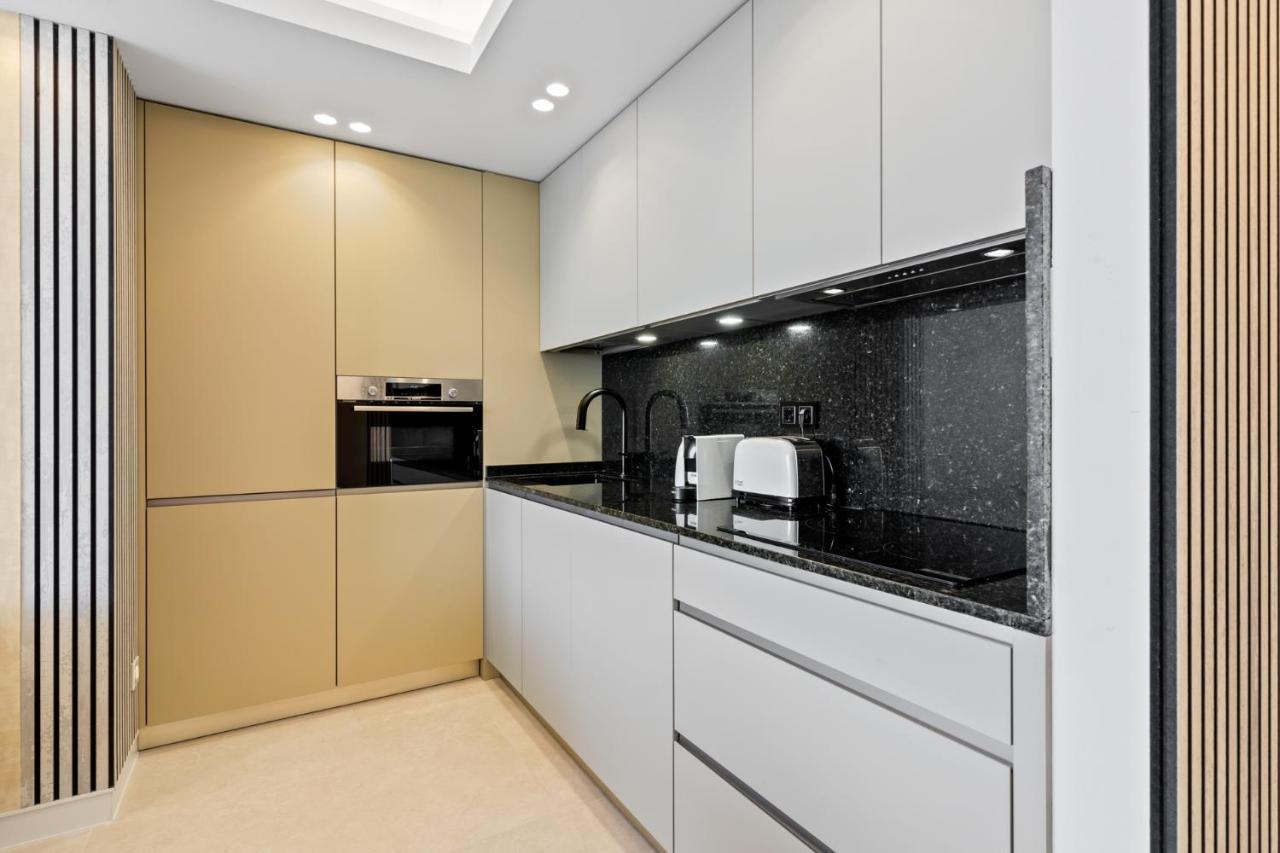 Fully Renovated Frontline Flat Appartement Marbella